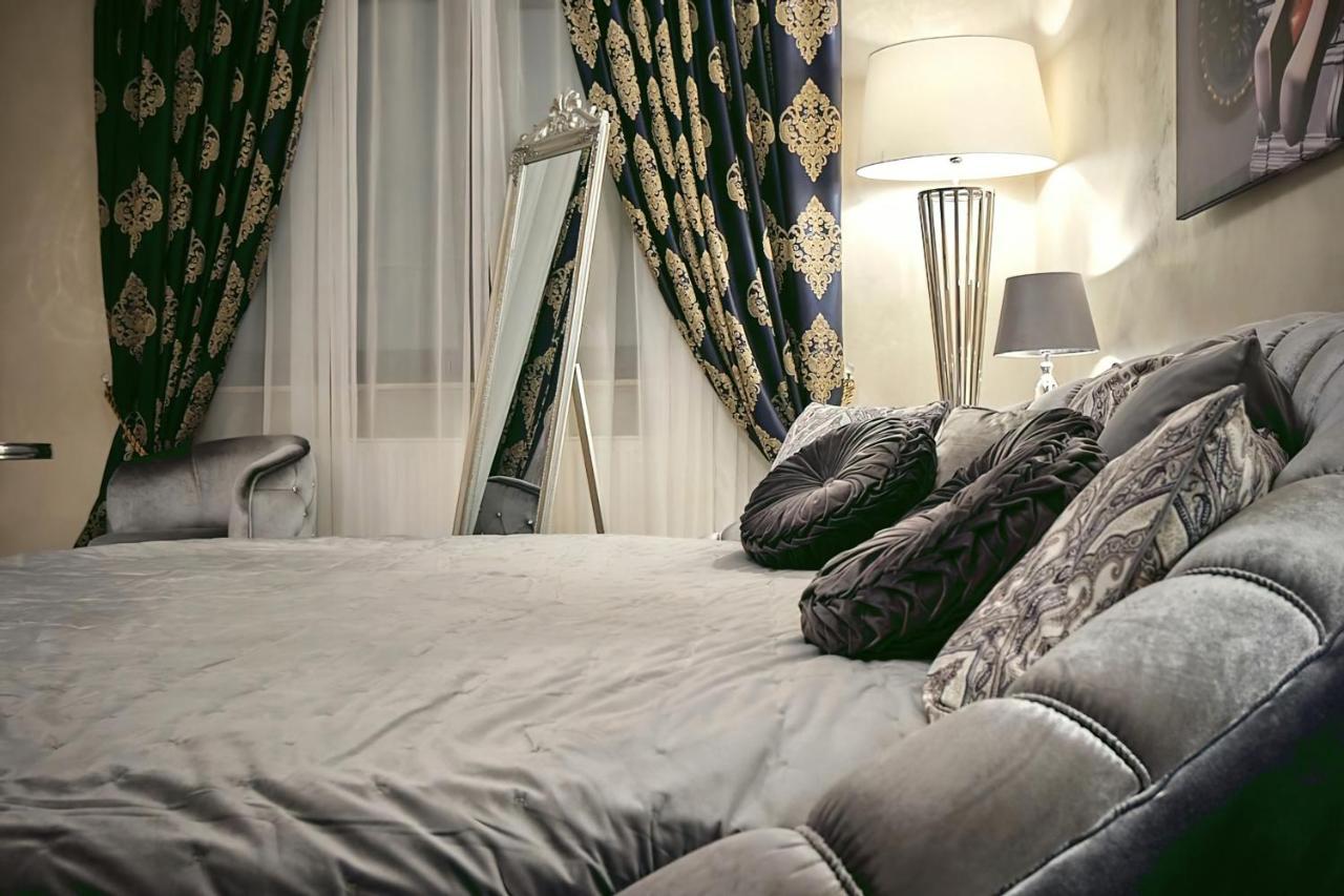 Sweet Poison Rooms Saarlouis Bagian luar foto