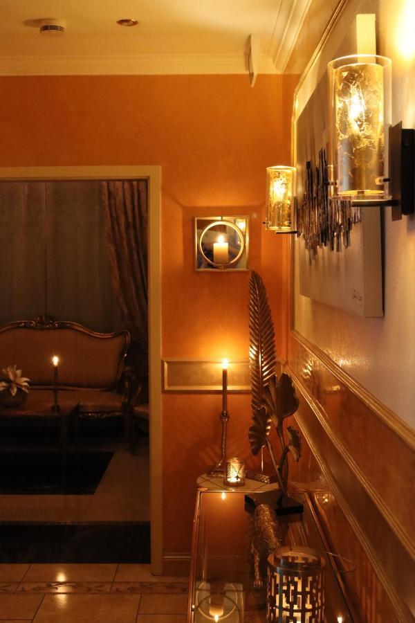 Sweet Poison Rooms Saarlouis Bagian luar foto