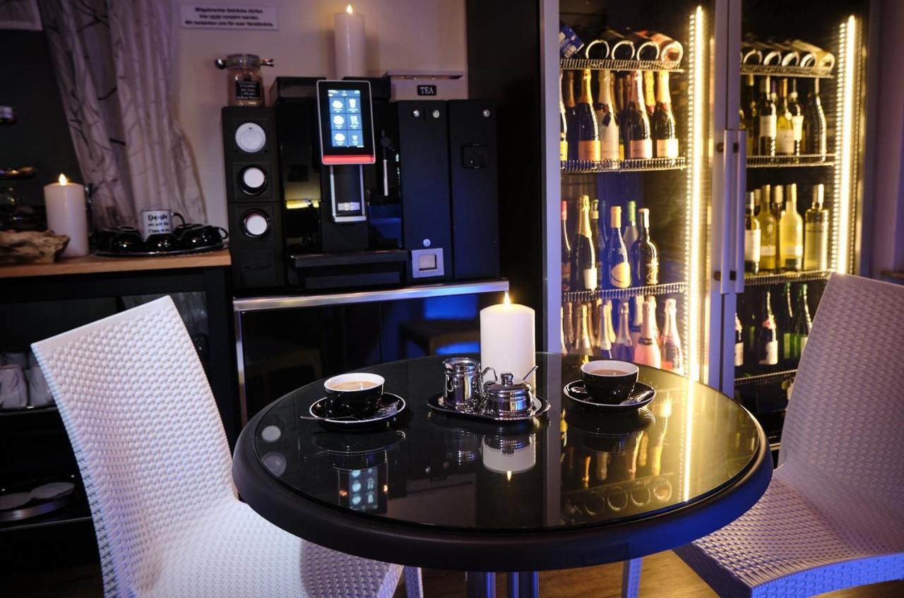 Sweet Poison Rooms Saarlouis Bagian luar foto